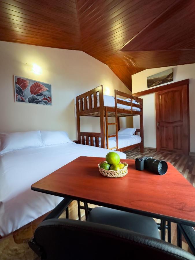 Hotel Brisas Del Rio à Mindo Extérieur photo